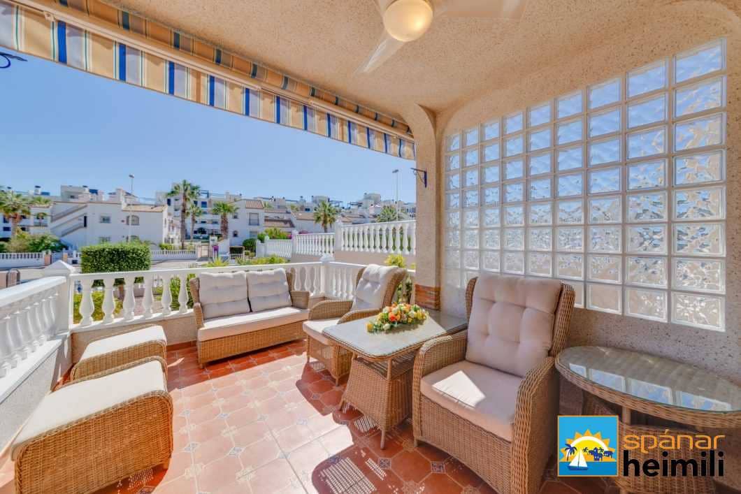 4 sovrum Semi-fristående Villa till salu i Villamartin med pool - 415 000 € (Ref: 9404327)