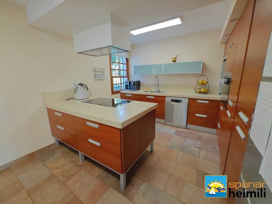 6 bedroom Villa for sale in Elche / Elx with pool - € 1,450,000 (Ref: 9404329)