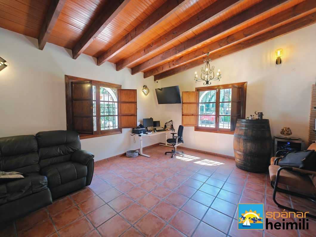 6 bedroom Villa for sale in Elche / Elx with pool - € 1,450,000 (Ref: 9404329)