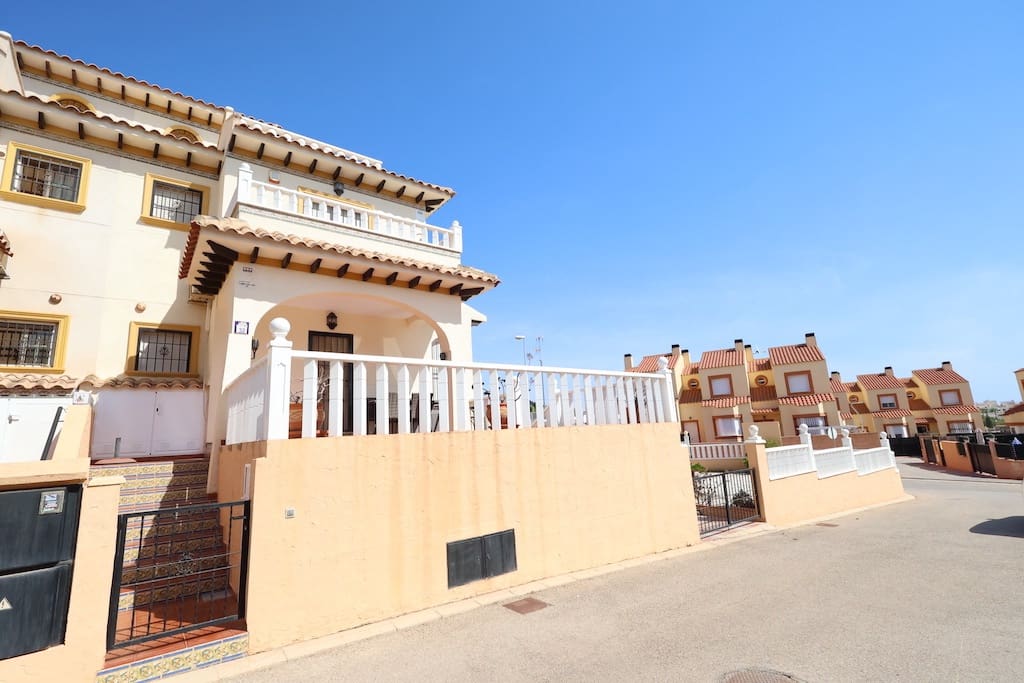 2 chambre Maison de Ville à vendre à Cabo Roig avec piscine - 234 900 € (Ref: 9404330)