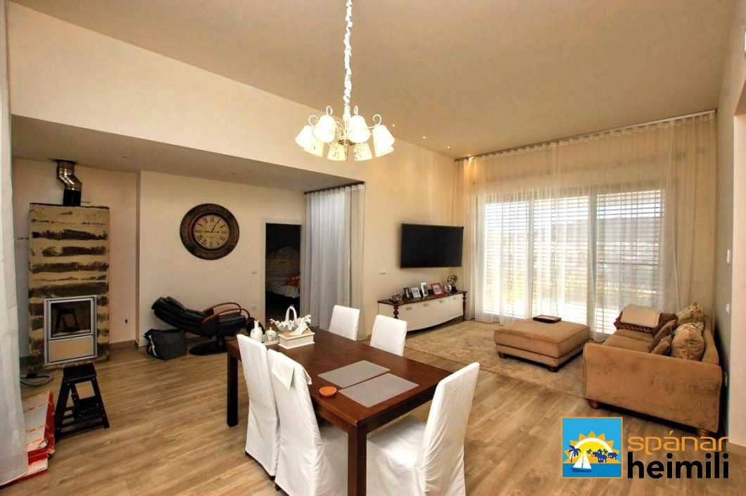 3 slaapkamer Villa te koop in Benijofar met zwembad - € 555.000 (Ref: 9404332)