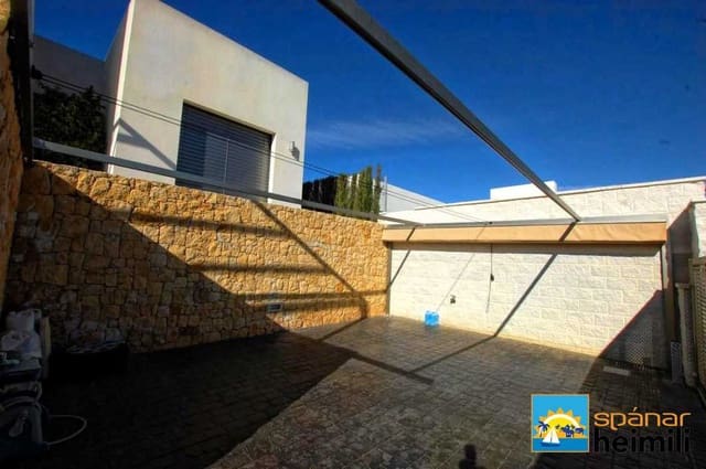 3 slaapkamer Villa te koop in Benijófar met zwembad - € 555.000 (Ref: 9404332)