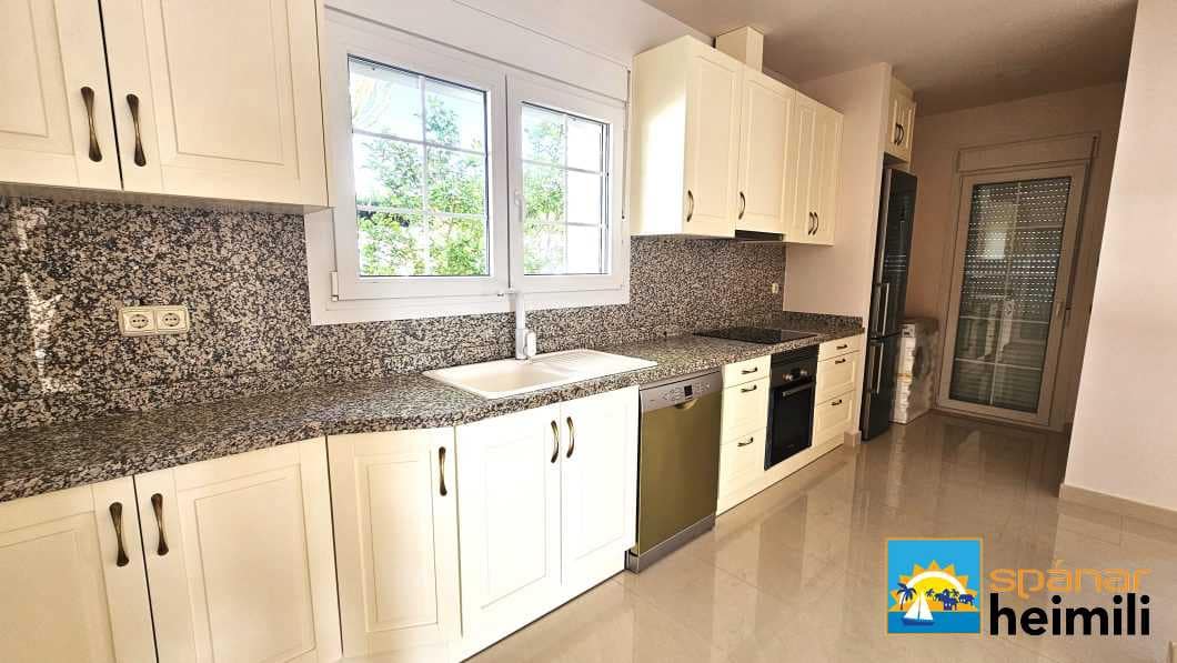 4 bedroom Villa for sale in Cabo Roig with pool - € 925,000 (Ref: 9404333)