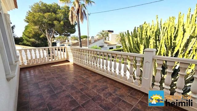 4 bedroom Villa for sale in Cabo Roig, Orihuela with pool - € 925,000 (Ref: 9404333)