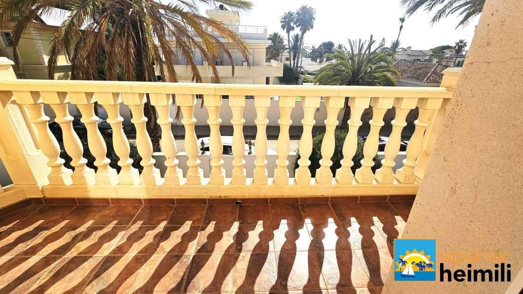 4 bedroom Villa for sale in Cabo Roig with pool - € 925,000 (Ref: 9404333)