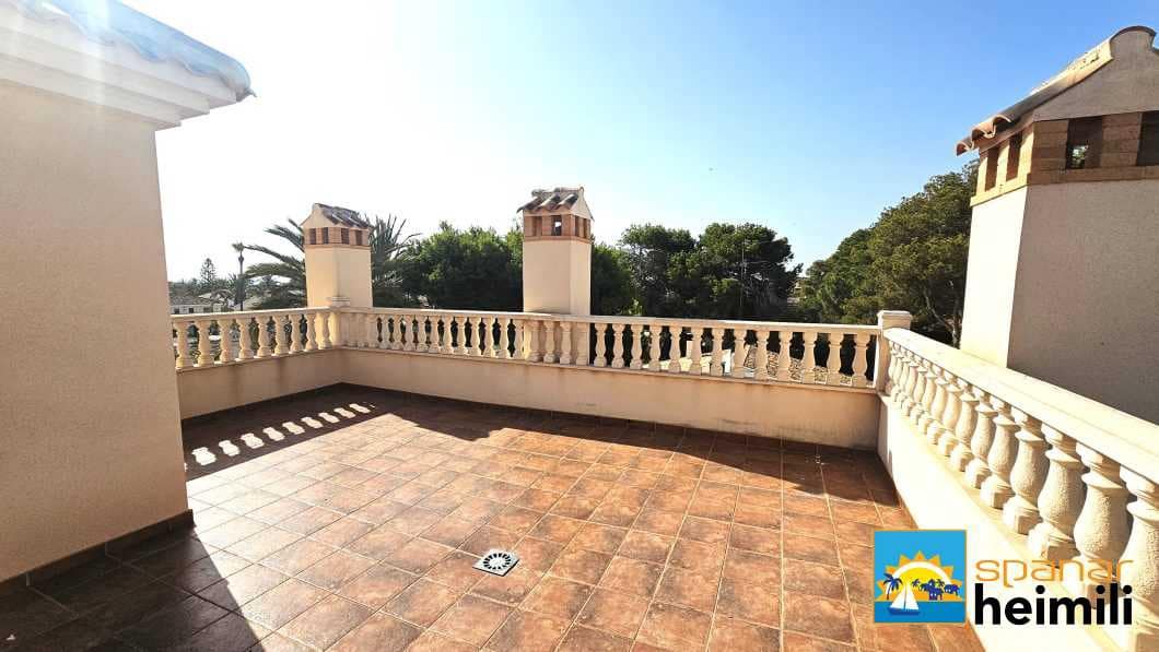 4 bedroom Villa for sale in Cabo Roig with pool - € 925,000 (Ref: 9404333)