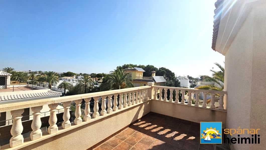 4 bedroom Villa for sale in Cabo Roig with pool - € 925,000 (Ref: 9404333)