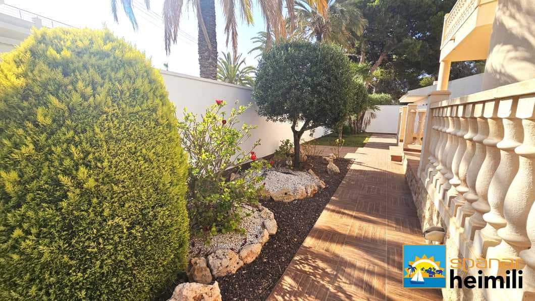 4 bedroom Villa for sale in Cabo Roig with pool - € 925,000 (Ref: 9404333)