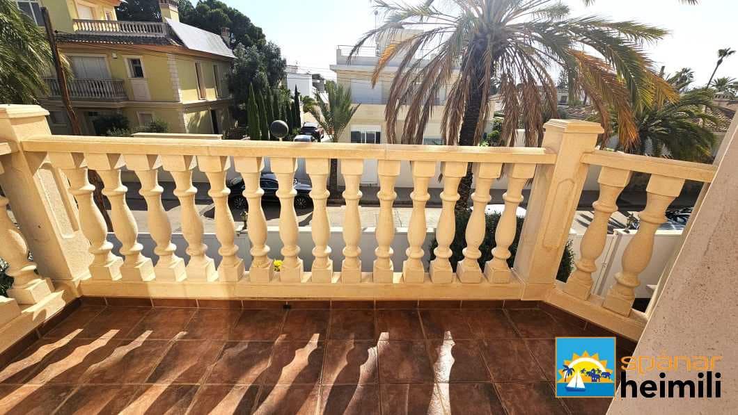 4 bedroom Villa for sale in Cabo Roig with pool - € 925,000 (Ref: 9404333)