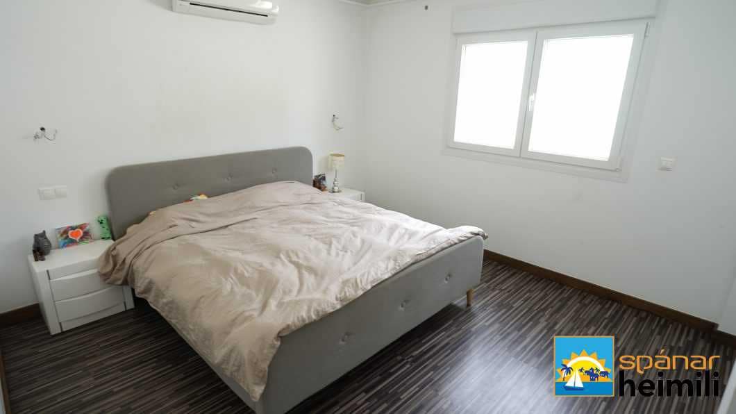 4 bedroom Villa for sale in Rojales with pool - € 661,000 (Ref: 9404335)