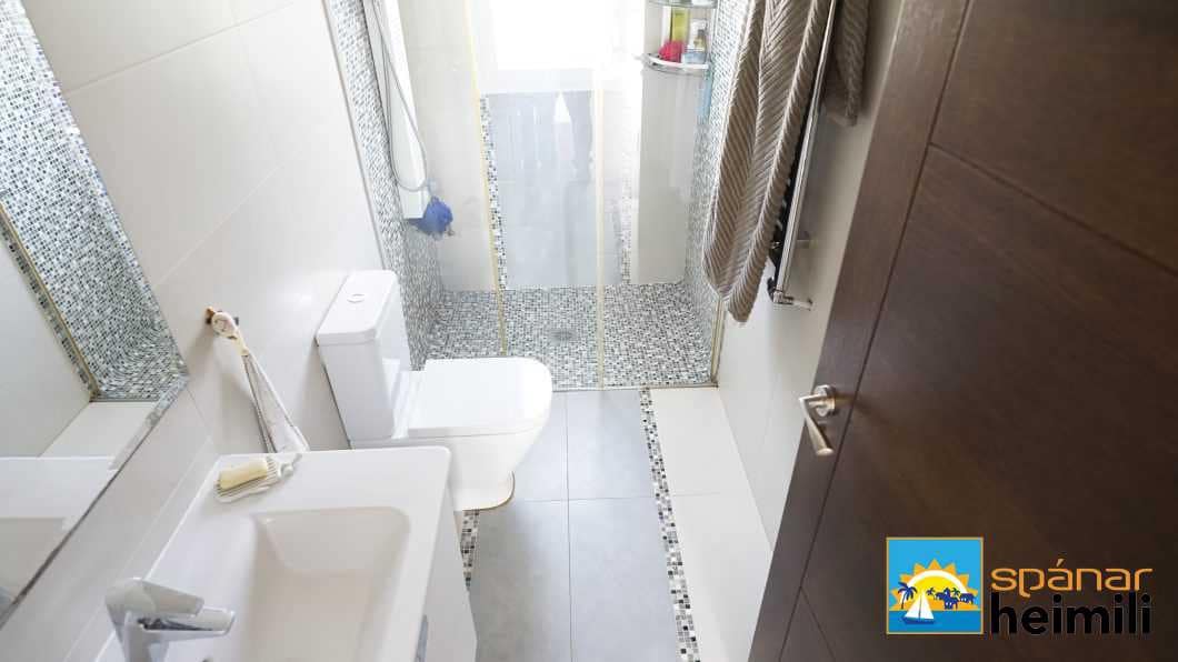 4 bedroom Villa for sale in Rojales with pool - € 661,000 (Ref: 9404335)