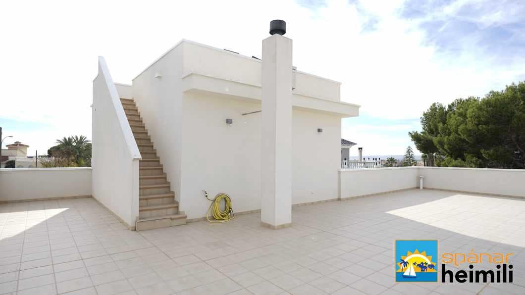 4 bedroom Villa for sale in Rojales with pool - € 661,000 (Ref: 9404335)
