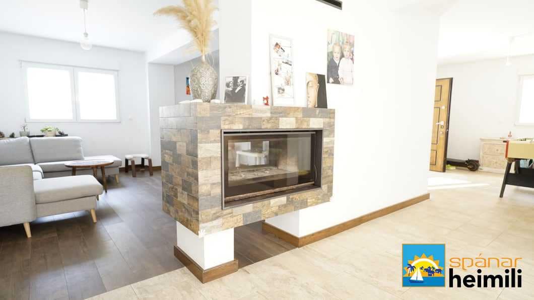 4 bedroom Villa for sale in Rojales with pool - € 661,000 (Ref: 9404335)