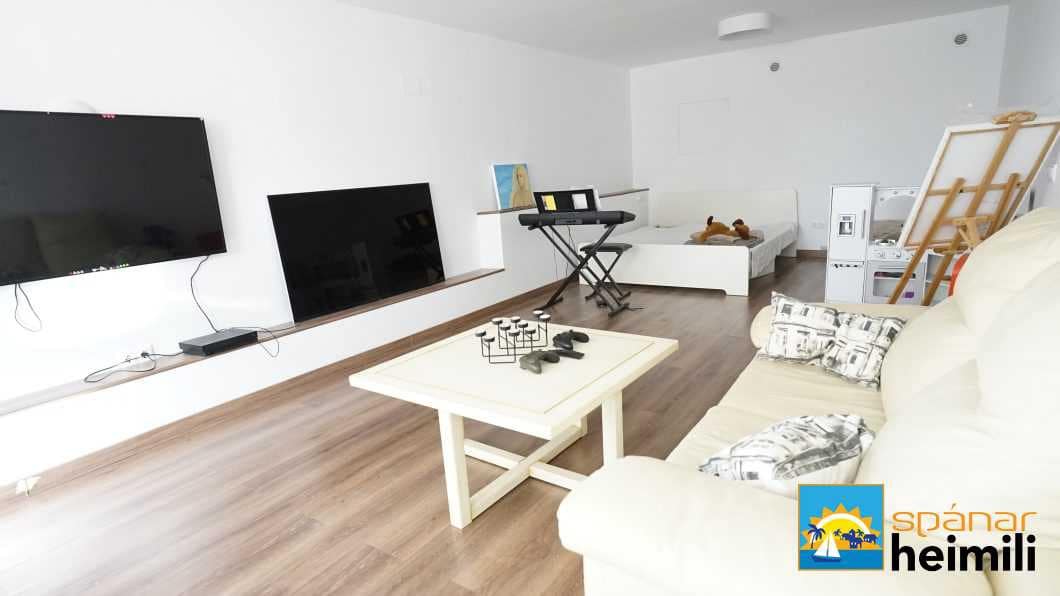 4 bedroom Villa for sale in Rojales with pool - € 661,000 (Ref: 9404335)