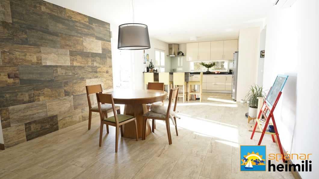 4 bedroom Villa for sale in Rojales with pool - € 661,000 (Ref: 9404335)