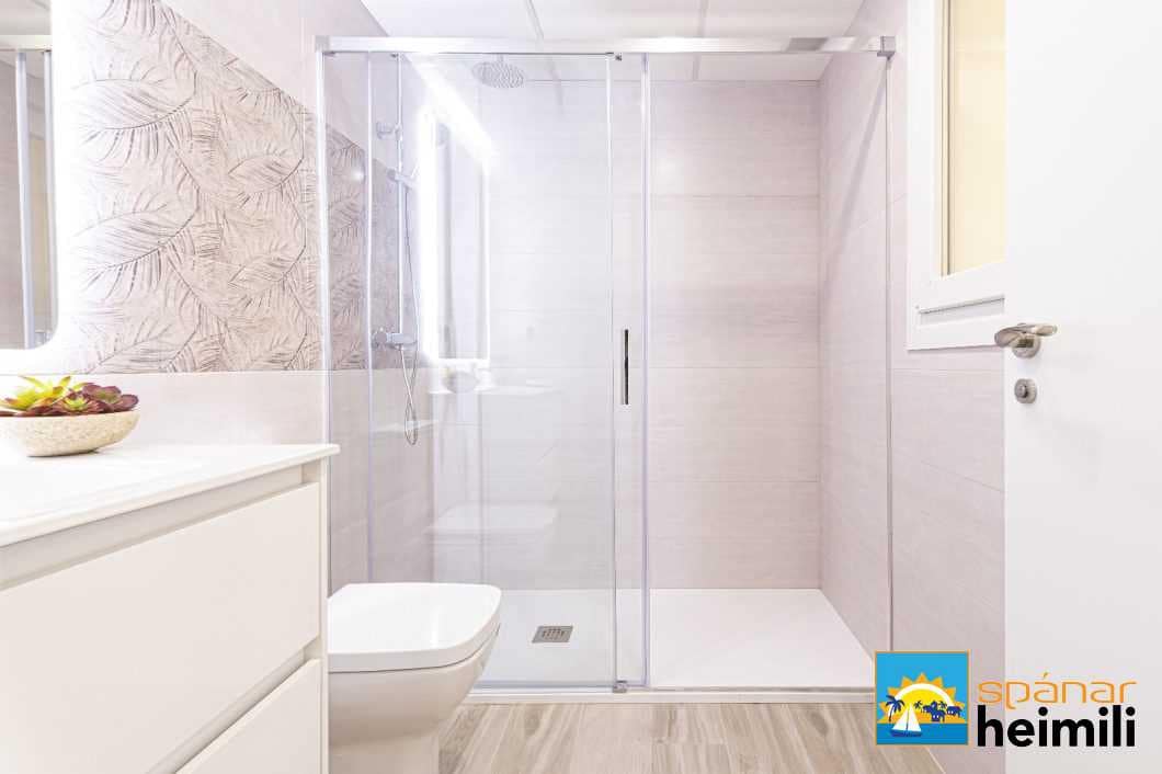 2 bedroom Semi-detached Villa for sale in La Manga del Mar Menor with pool - € 223,376 (Ref: 9404337)