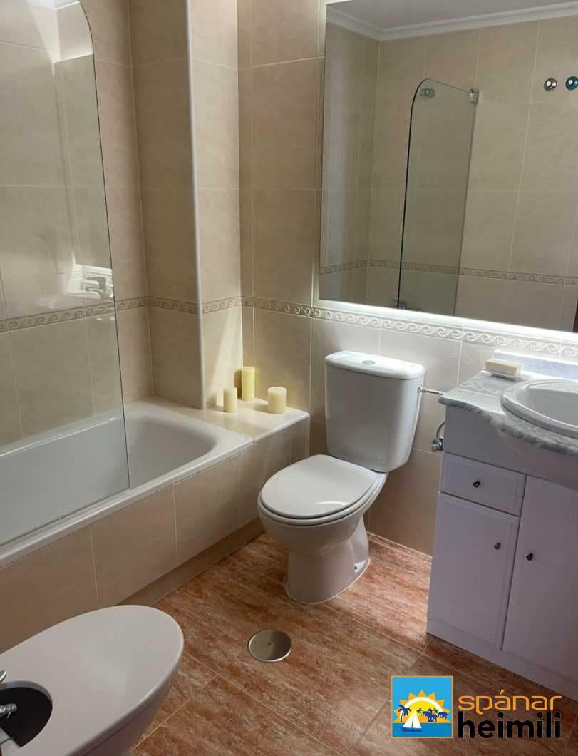 3 Zimmer Apartment zu verkaufen in La Manga del Mar Menor mit Pool - 168.000 € (Ref: 9404338)