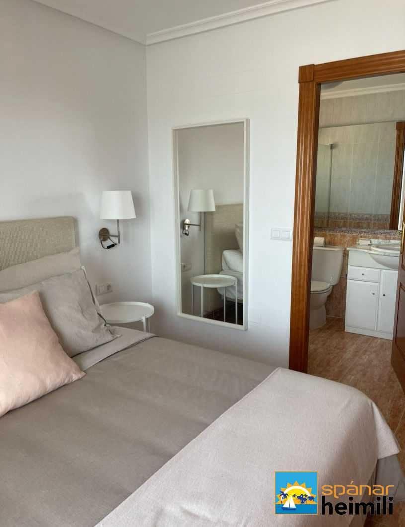 3 Zimmer Apartment zu verkaufen in La Manga del Mar Menor mit Pool - 168.000 € (Ref: 9404338)