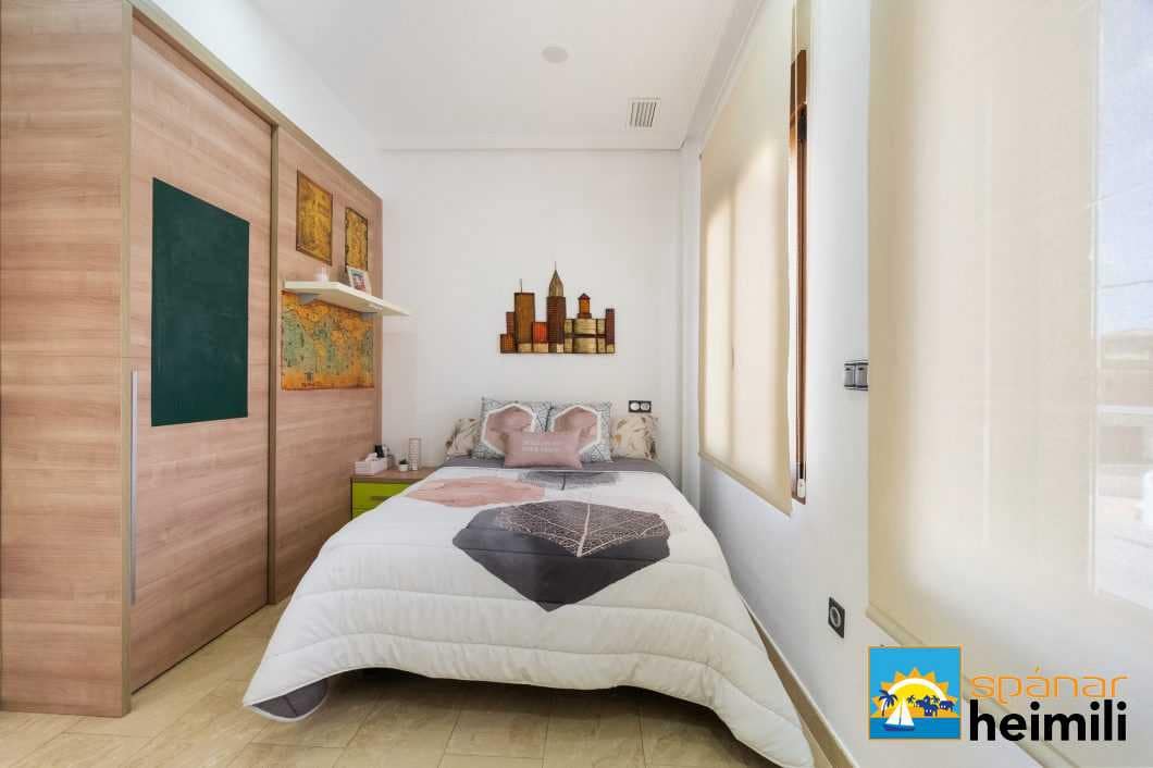 3 bedroom Villa for sale in Orihuela with pool - € 580,000 (Ref: 9404343)