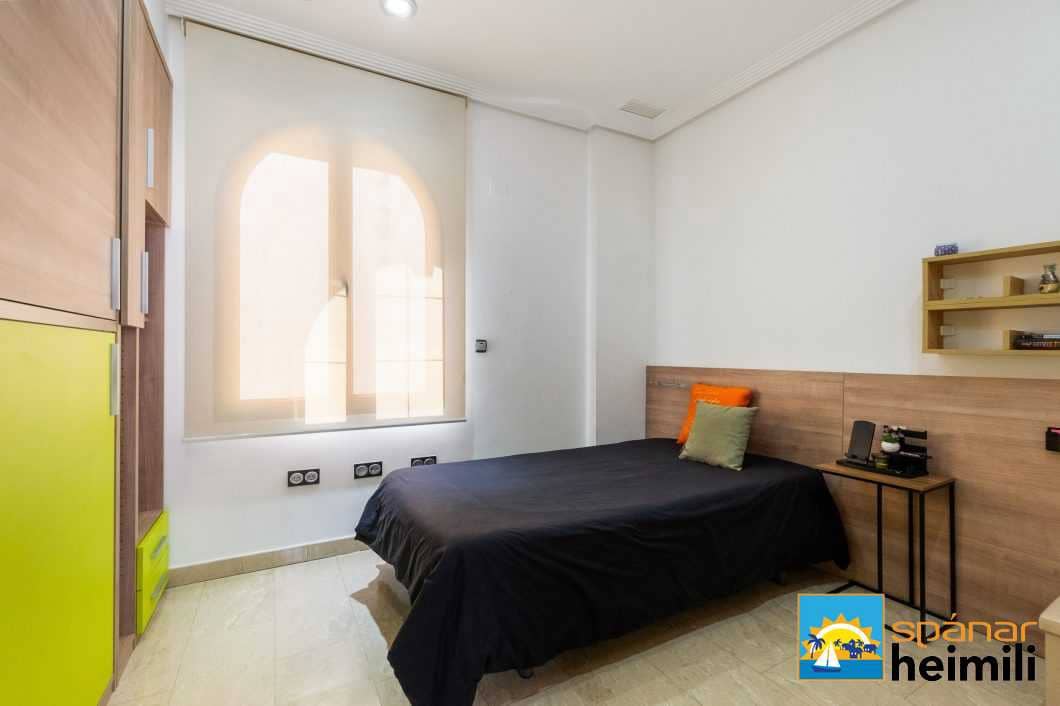 3 bedroom Villa for sale in Orihuela with pool - € 580,000 (Ref: 9404343)