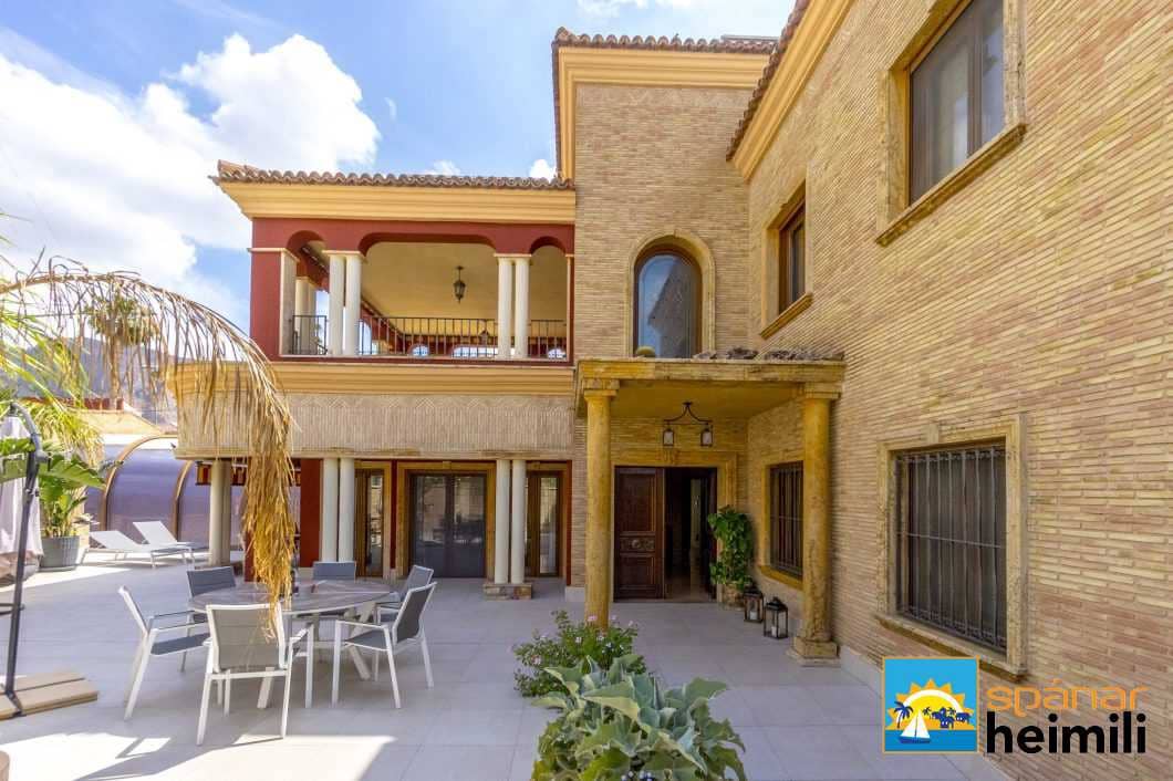 3 bedroom Villa for sale in Orihuela with pool - € 580,000 (Ref: 9404343)