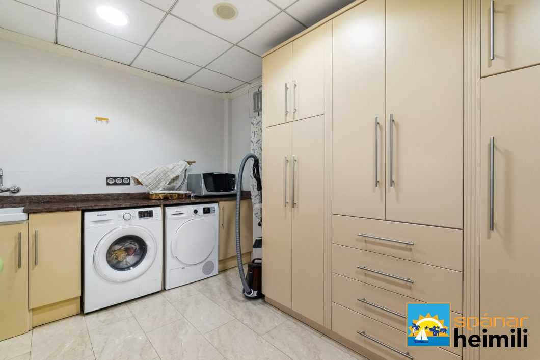 3 bedroom Villa for sale in Orihuela with pool - € 580,000 (Ref: 9404343)