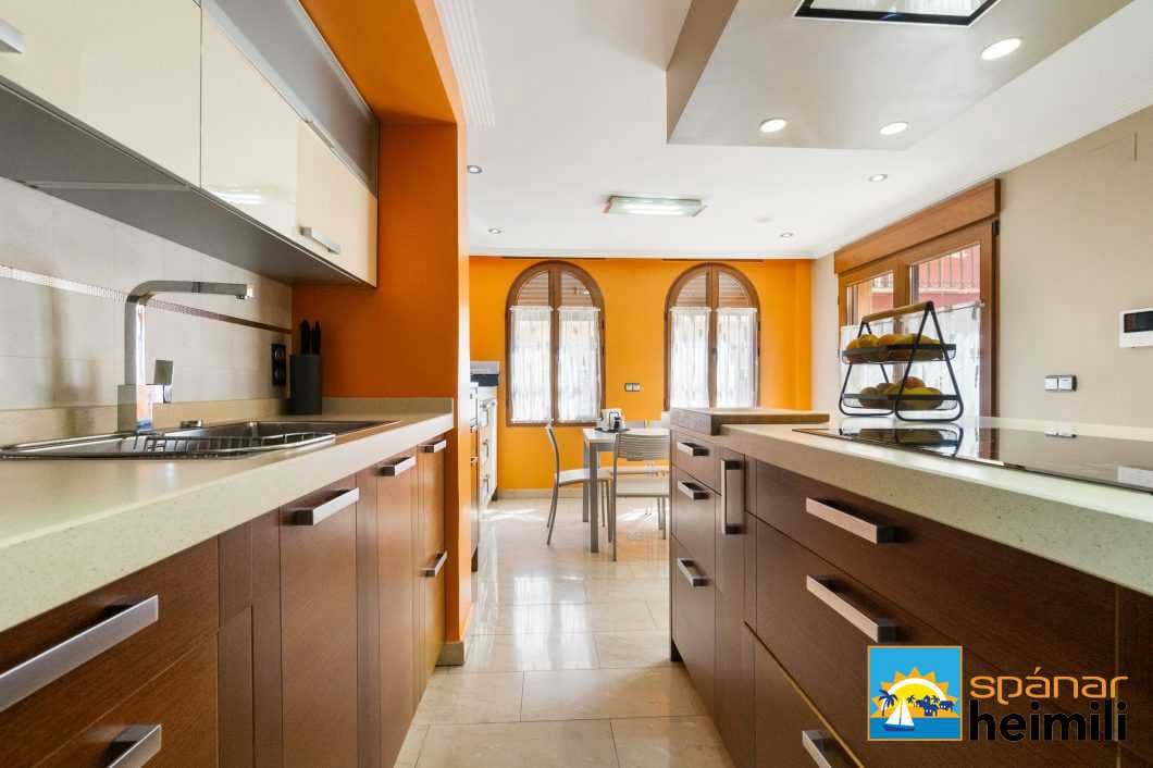 3 bedroom Villa for sale in Orihuela with pool - € 580,000 (Ref: 9404343)