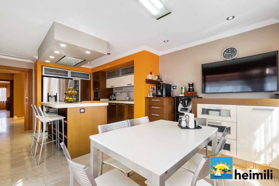 3 bedroom Villa for sale in Orihuela with pool - € 580,000 (Ref: 9404343)