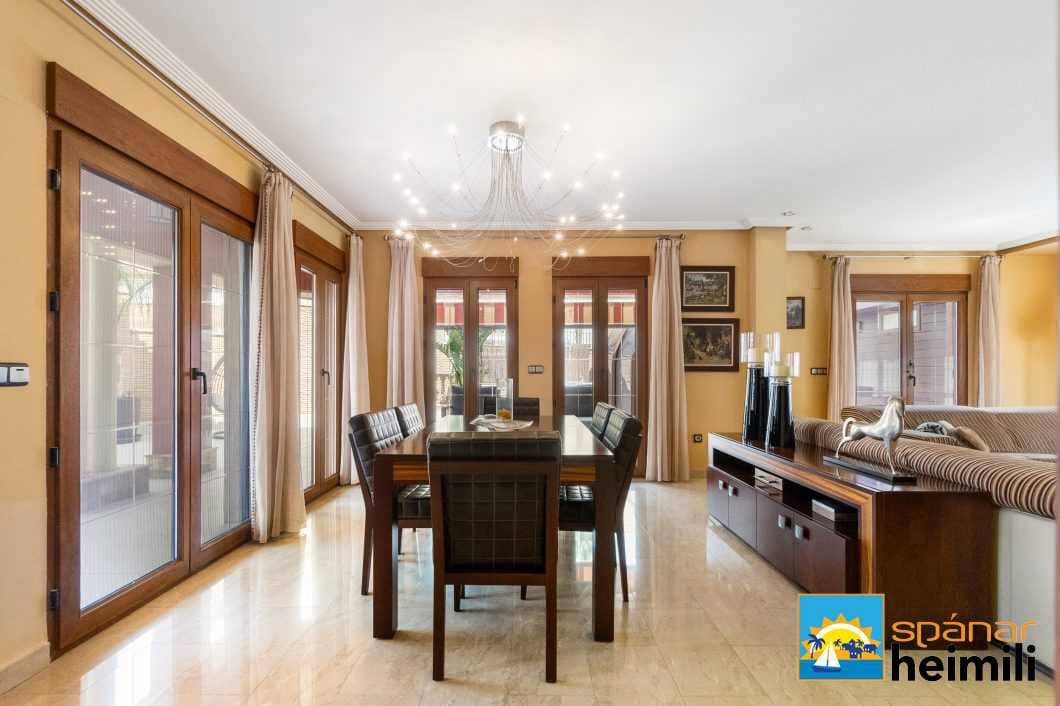 3 bedroom Villa for sale in Orihuela with pool - € 580,000 (Ref: 9404343)