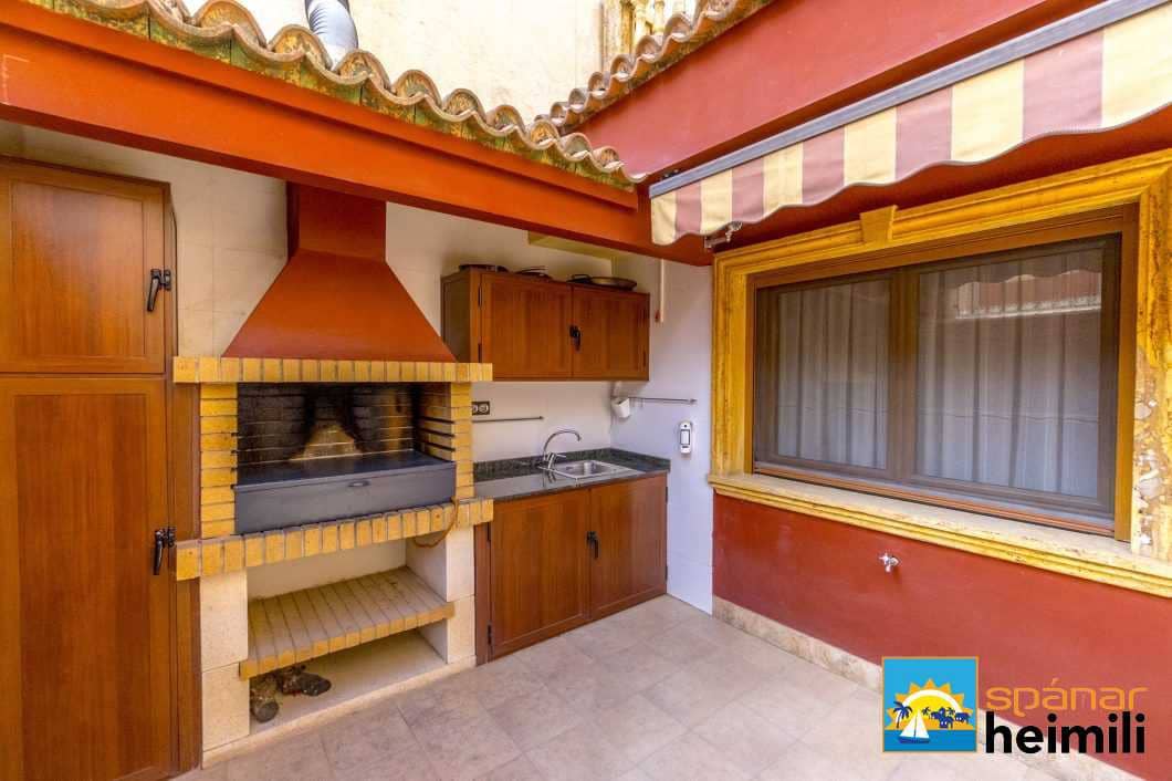 3 bedroom Villa for sale in Orihuela with pool - € 580,000 (Ref: 9404343)