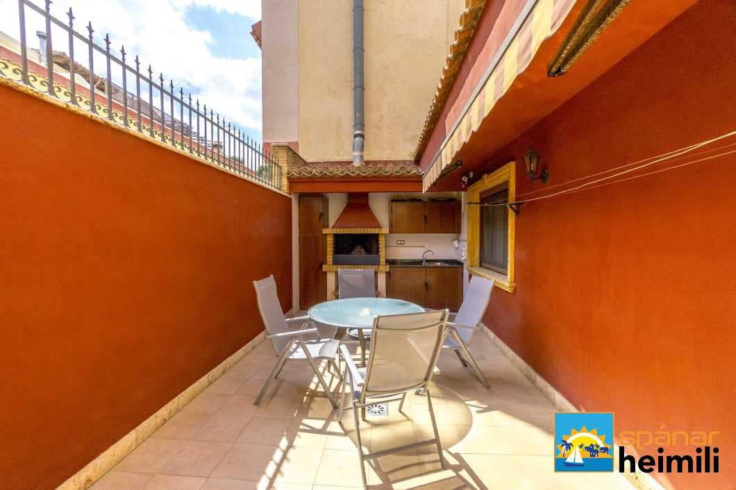 3 bedroom Villa for sale in Orihuela with pool - € 580,000 (Ref: 9404343)