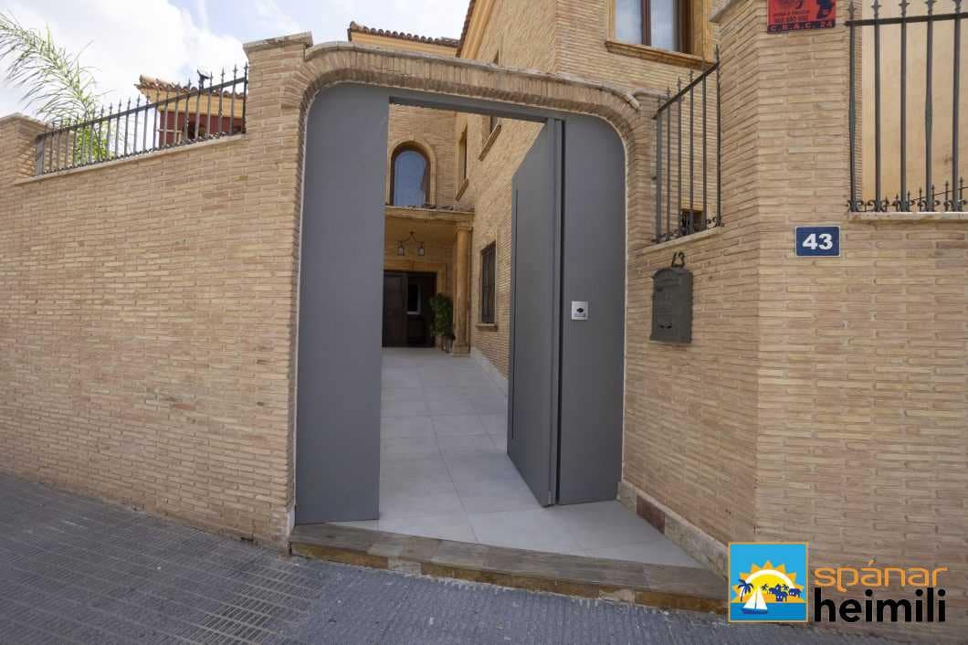 3 bedroom Villa for sale in Orihuela with pool - € 580,000 (Ref: 9404343)