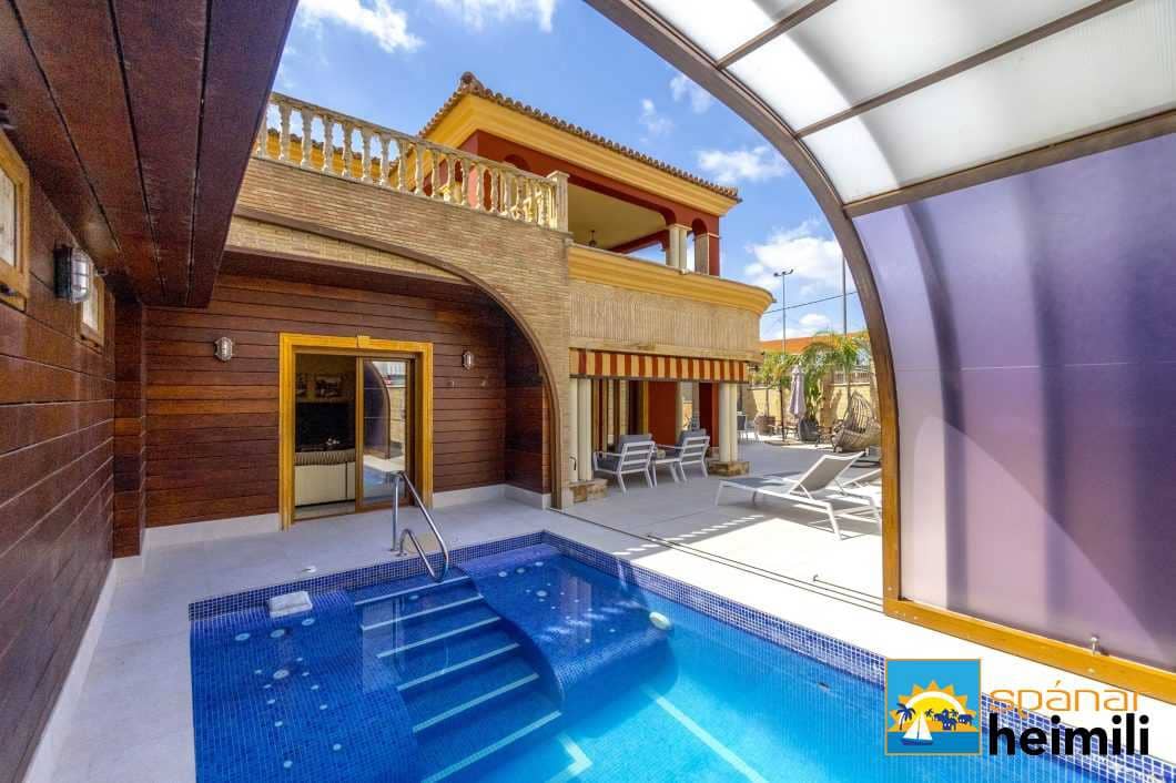 3 bedroom Villa for sale in Orihuela with pool - € 580,000 (Ref: 9404343)