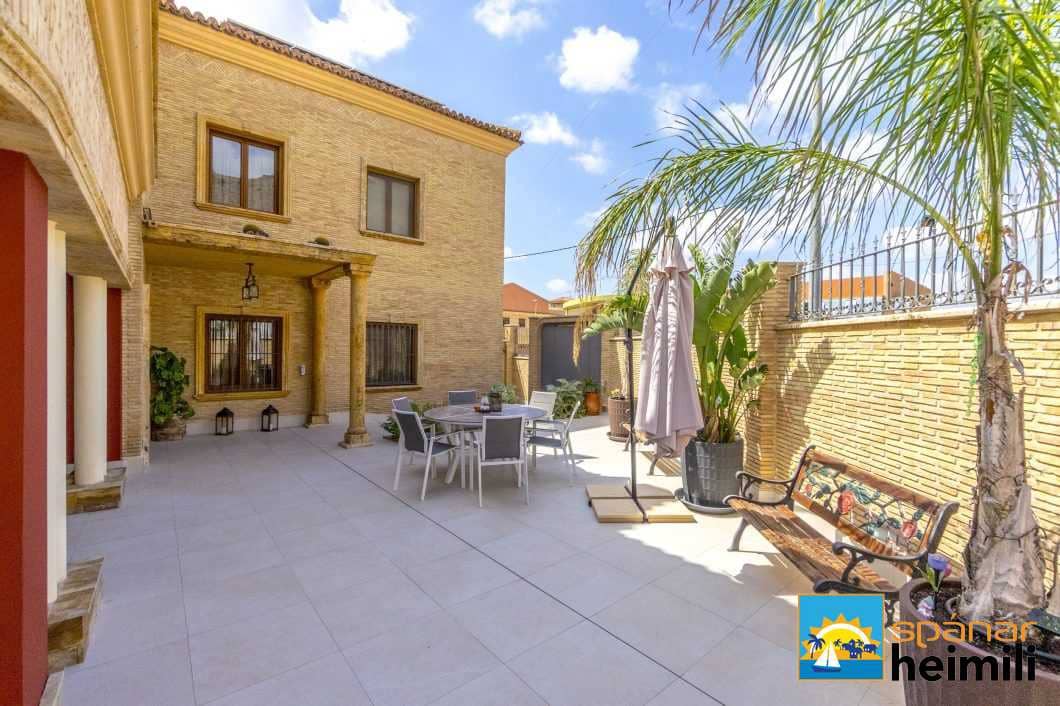 3 bedroom Villa for sale in Orihuela with pool - € 580,000 (Ref: 9404343)