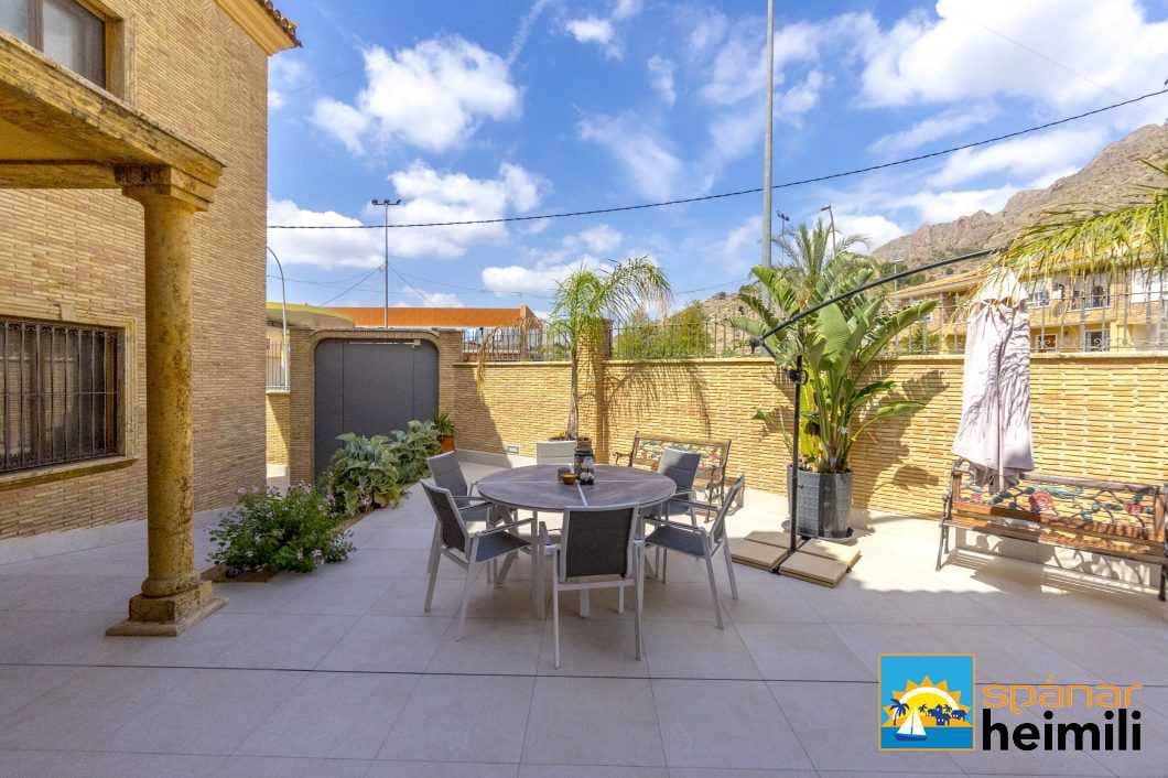 3 bedroom Villa for sale in Orihuela with pool - € 580,000 (Ref: 9404343)
