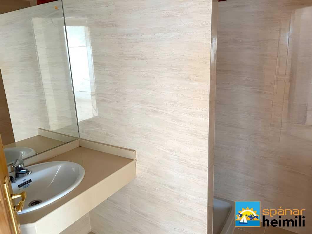 3 makuuhuone Huoneisto myytävänä paikassa Portman mukana uima-altaan - 165 000 € (Ref: 9404344)