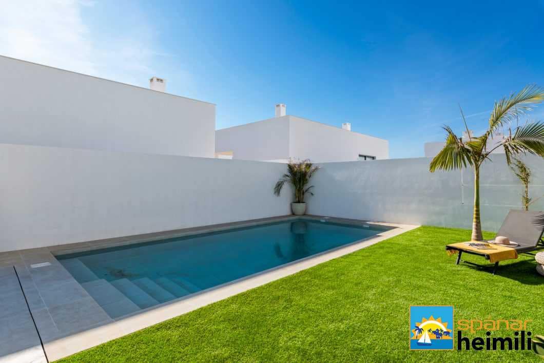 3 bedroom Villa for sale in Mar de Cristal with pool - € 549,000 (Ref: 9404346)