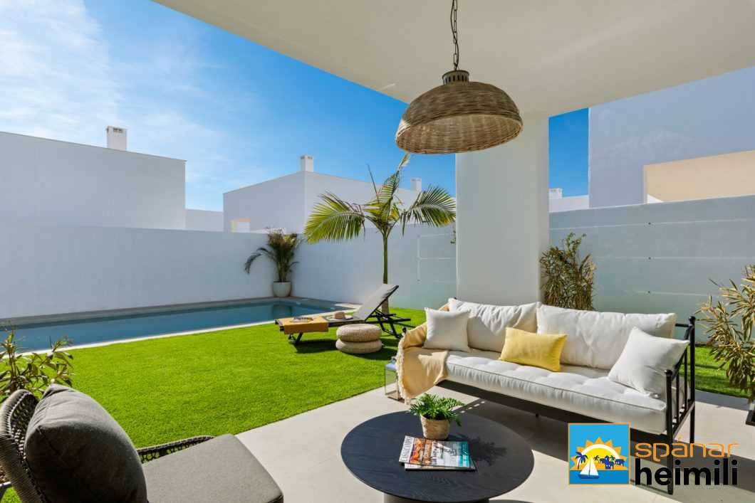 3 bedroom Villa for sale in Mar de Cristal with pool - € 549,000 (Ref: 9404346)