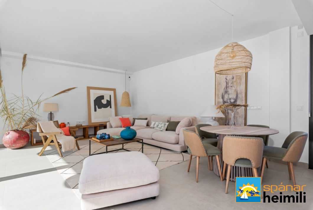 3 bedroom Villa for sale in Mar de Cristal with pool - € 549,000 (Ref: 9404346)