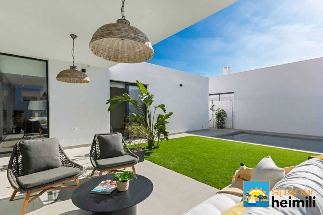 3 bedroom Villa for sale in Mar de Cristal with pool - € 549,000 (Ref: 9404346)