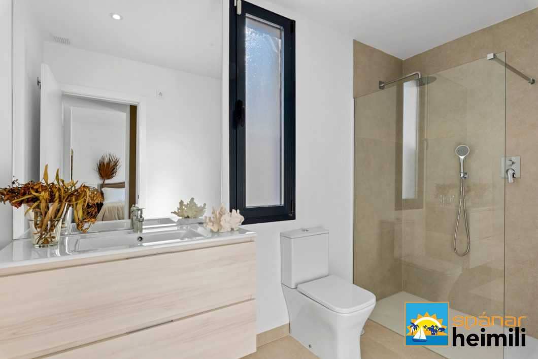 3 bedroom Villa for sale in Mar de Cristal with pool - € 549,000 (Ref: 9404346)