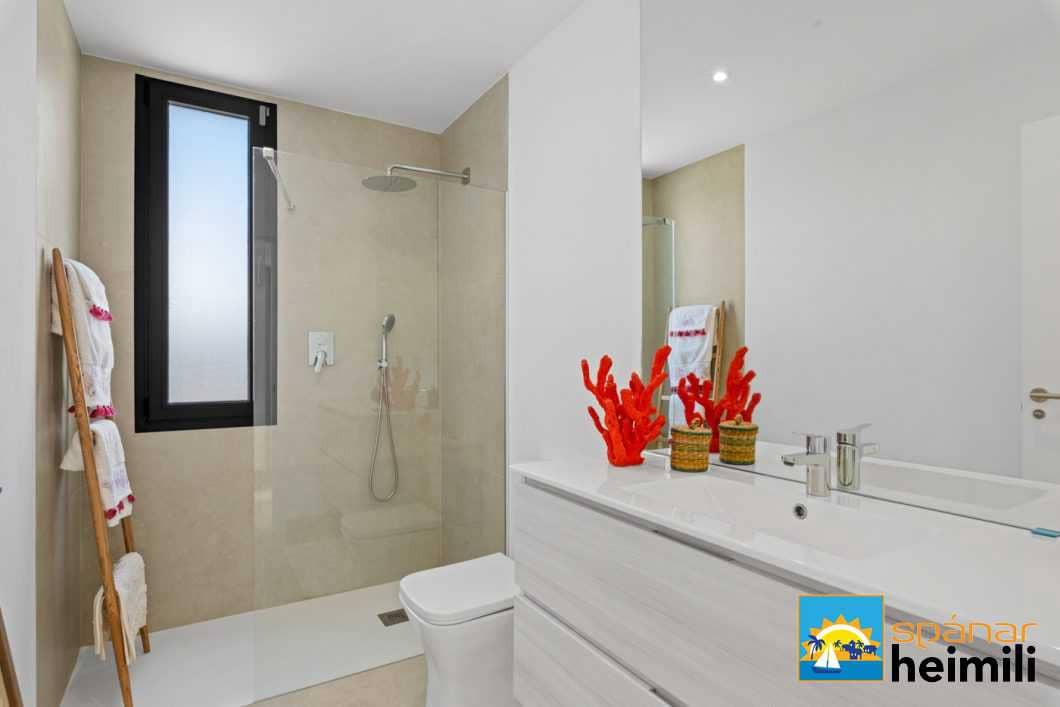 3 bedroom Villa for sale in Mar de Cristal with pool - € 549,000 (Ref: 9404346)