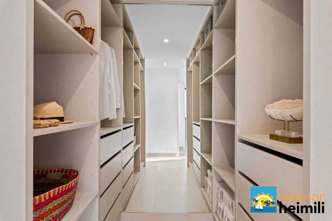 3 bedroom Villa for sale in Mar de Cristal with pool - € 549,000 (Ref: 9404346)