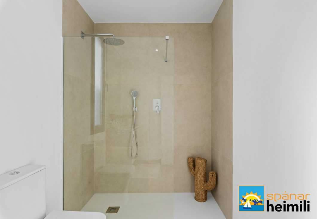 3 bedroom Villa for sale in Mar de Cristal with pool - € 549,000 (Ref: 9404346)