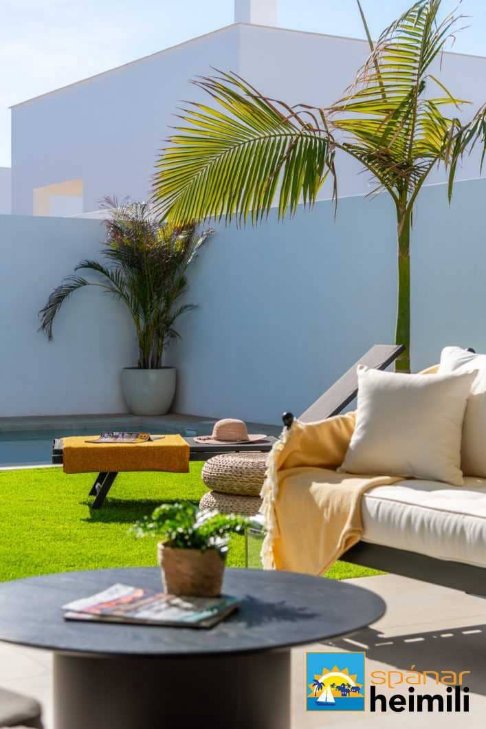 3 bedroom Villa for sale in Mar de Cristal with pool - € 549,000 (Ref: 9404346)