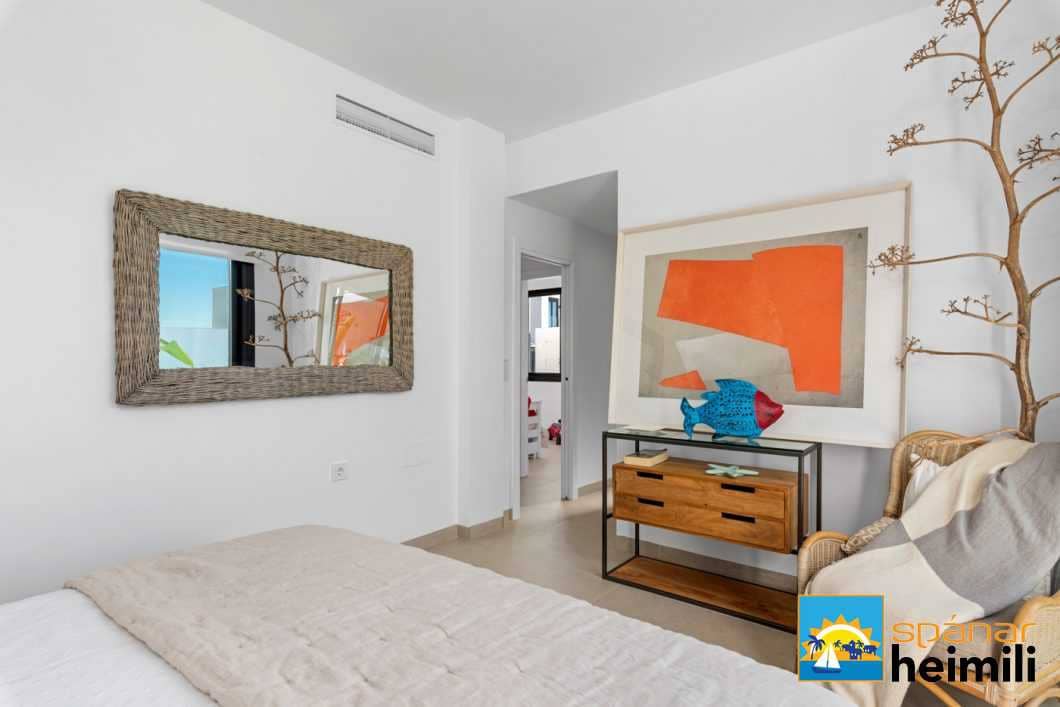 3 bedroom Villa for sale in Mar de Cristal with pool - € 549,000 (Ref: 9404346)