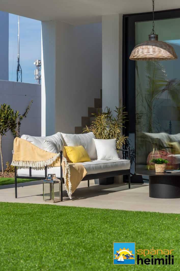 3 bedroom Villa for sale in Mar de Cristal with pool - € 549,000 (Ref: 9404346)