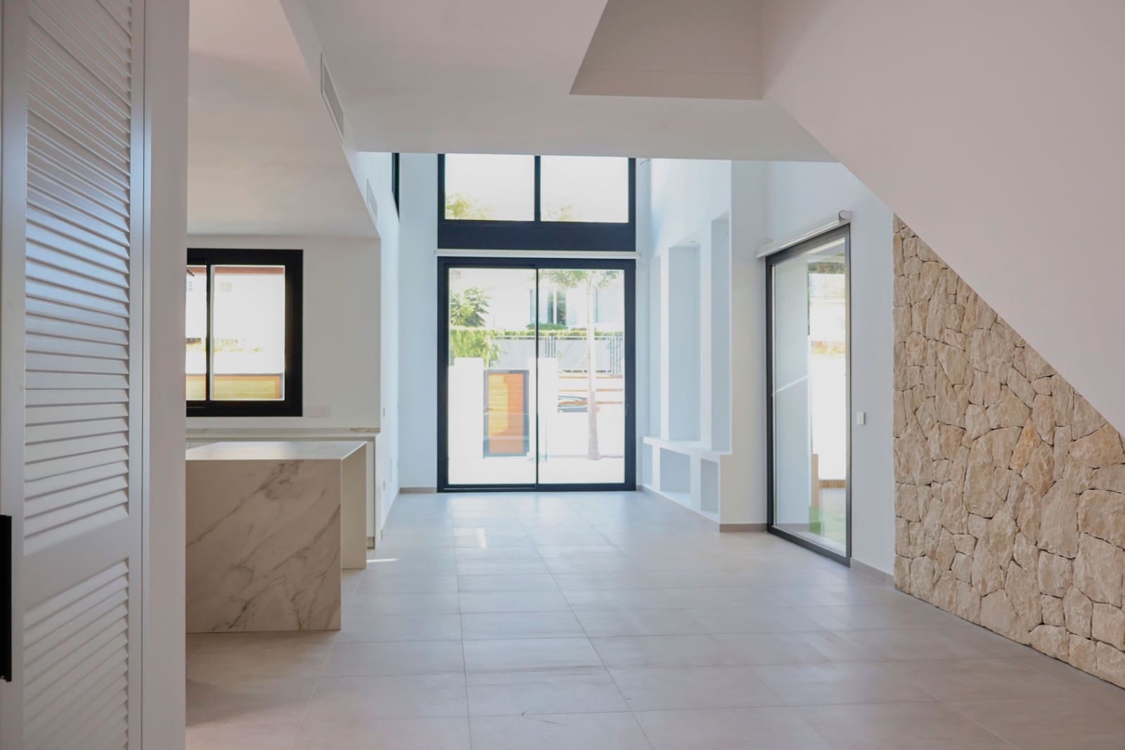 4 bedroom Villa for sale in Albir with pool - € 875,000 (Ref: 9404359)