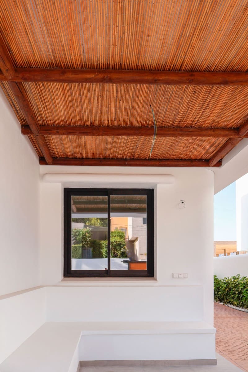 4 bedroom Villa for sale in Albir with pool - € 875,000 (Ref: 9404359)