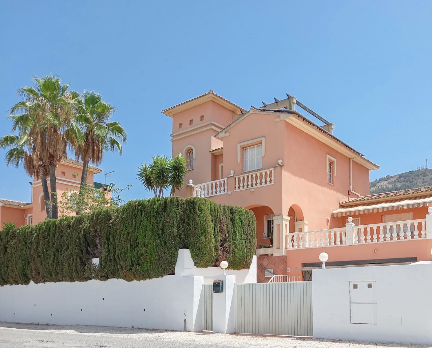 4 bedroom Villa for sale in Albir with pool - € 695,000 (Ref: 9404378)